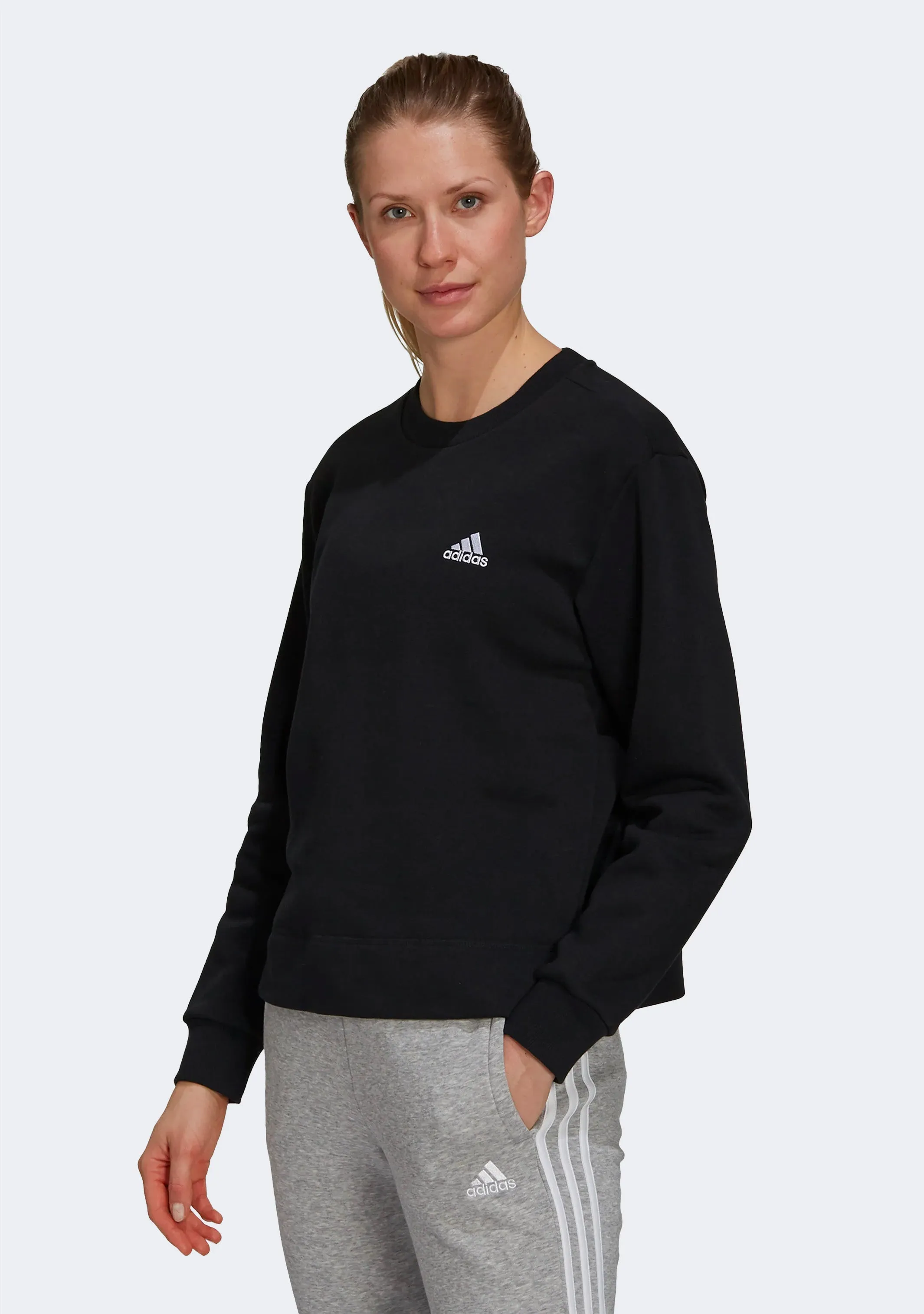 Adidas Damen Essentials Sweatshirt mit kleinem Logo und Crop-Schnitt