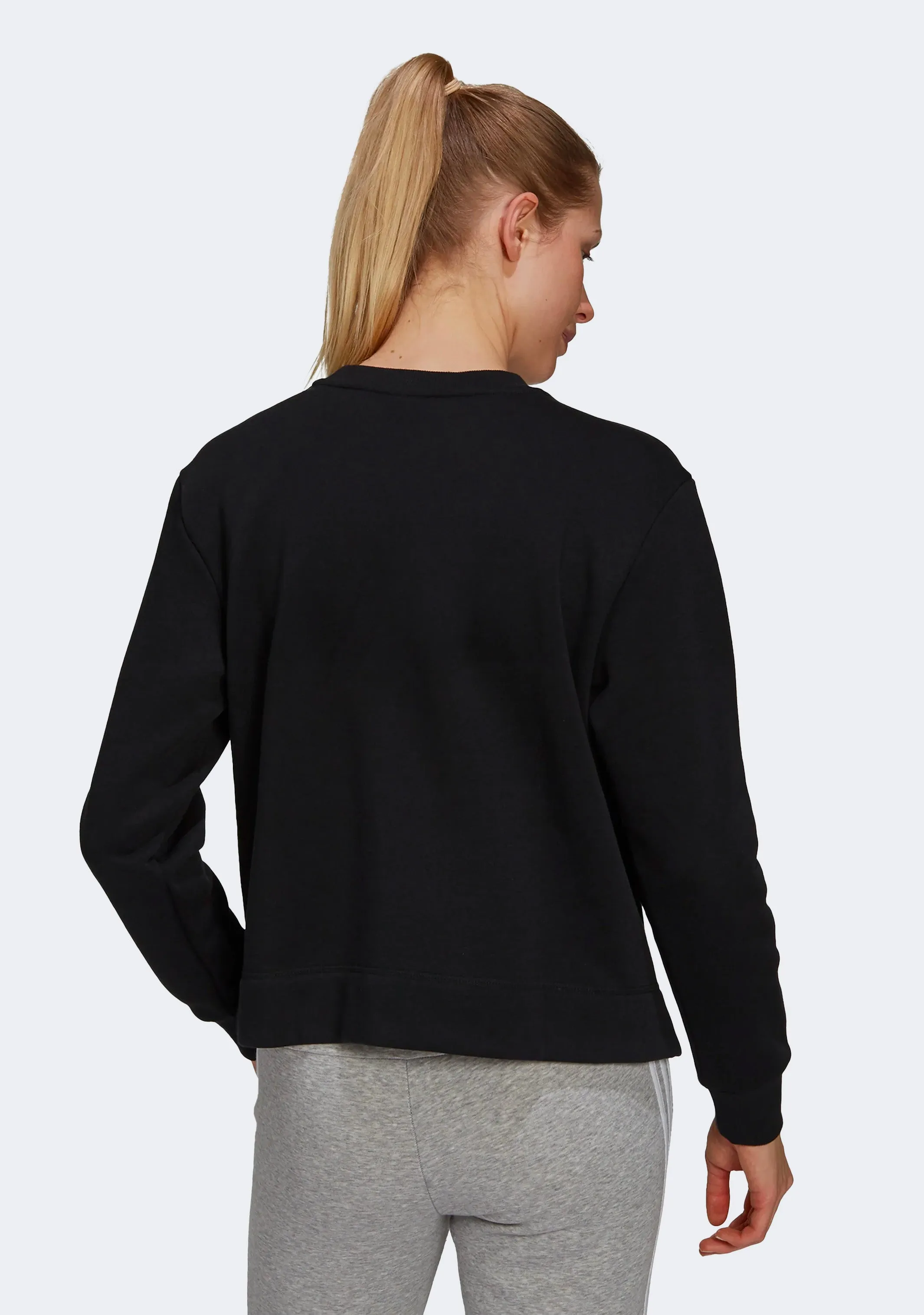Adidas Damen Essentials Sweatshirt mit kleinem Logo und Crop-Schnitt