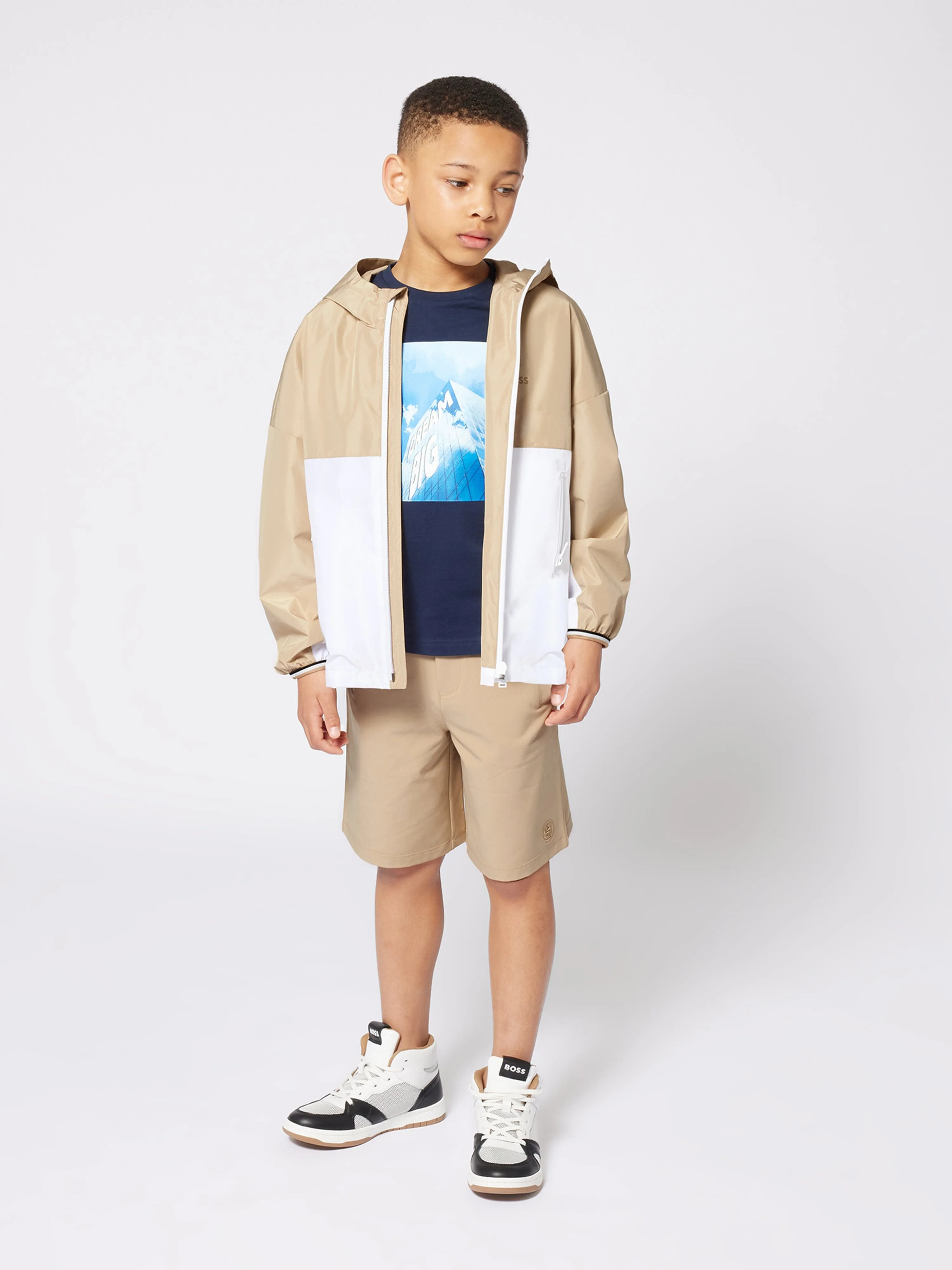BOSS Baby Jungen Kapuzen-Windjacke in Beige