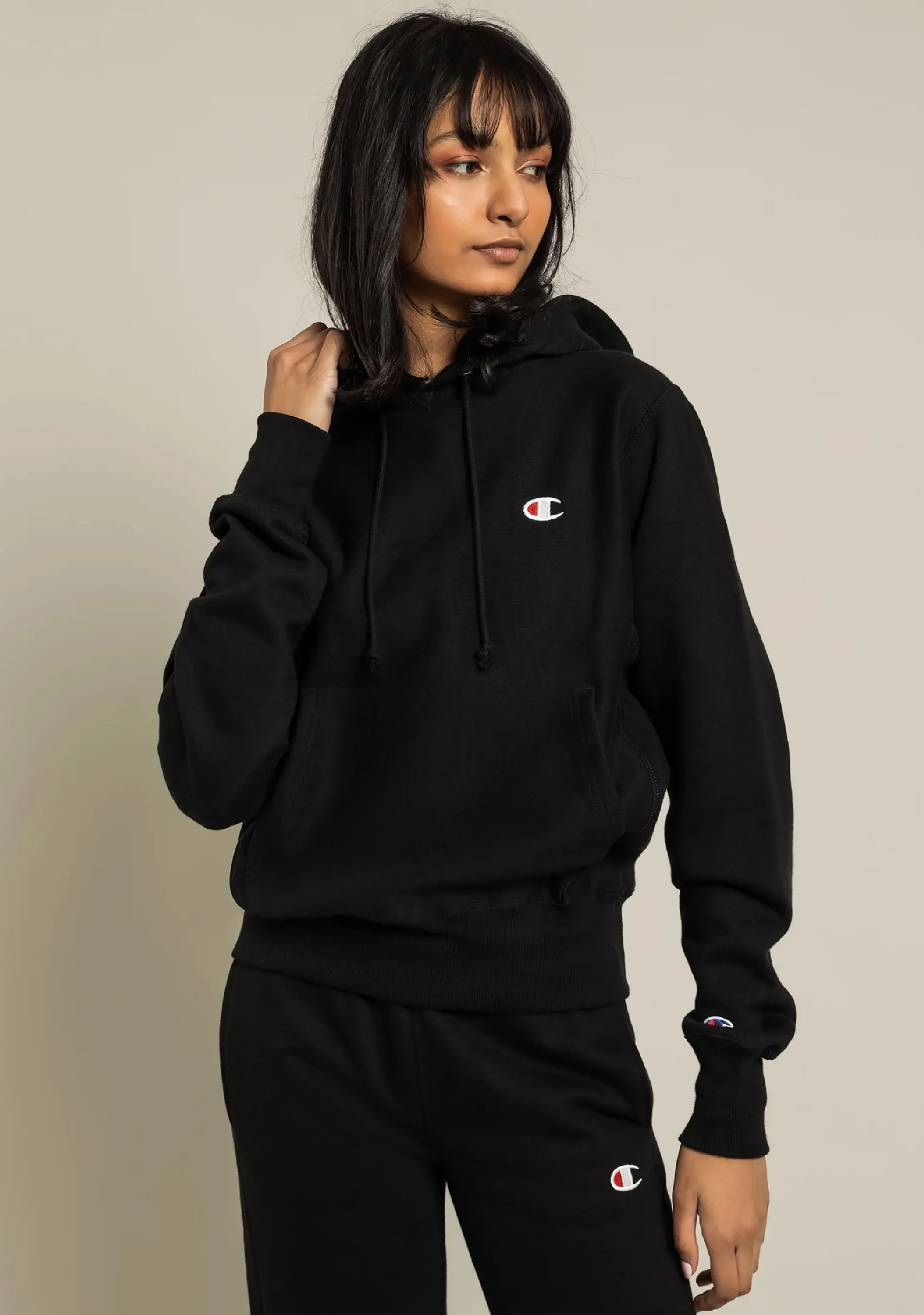 Champion Damen Small C Logo Boyfriend Fit Hoodie <br> CTH6A1 Schwarz