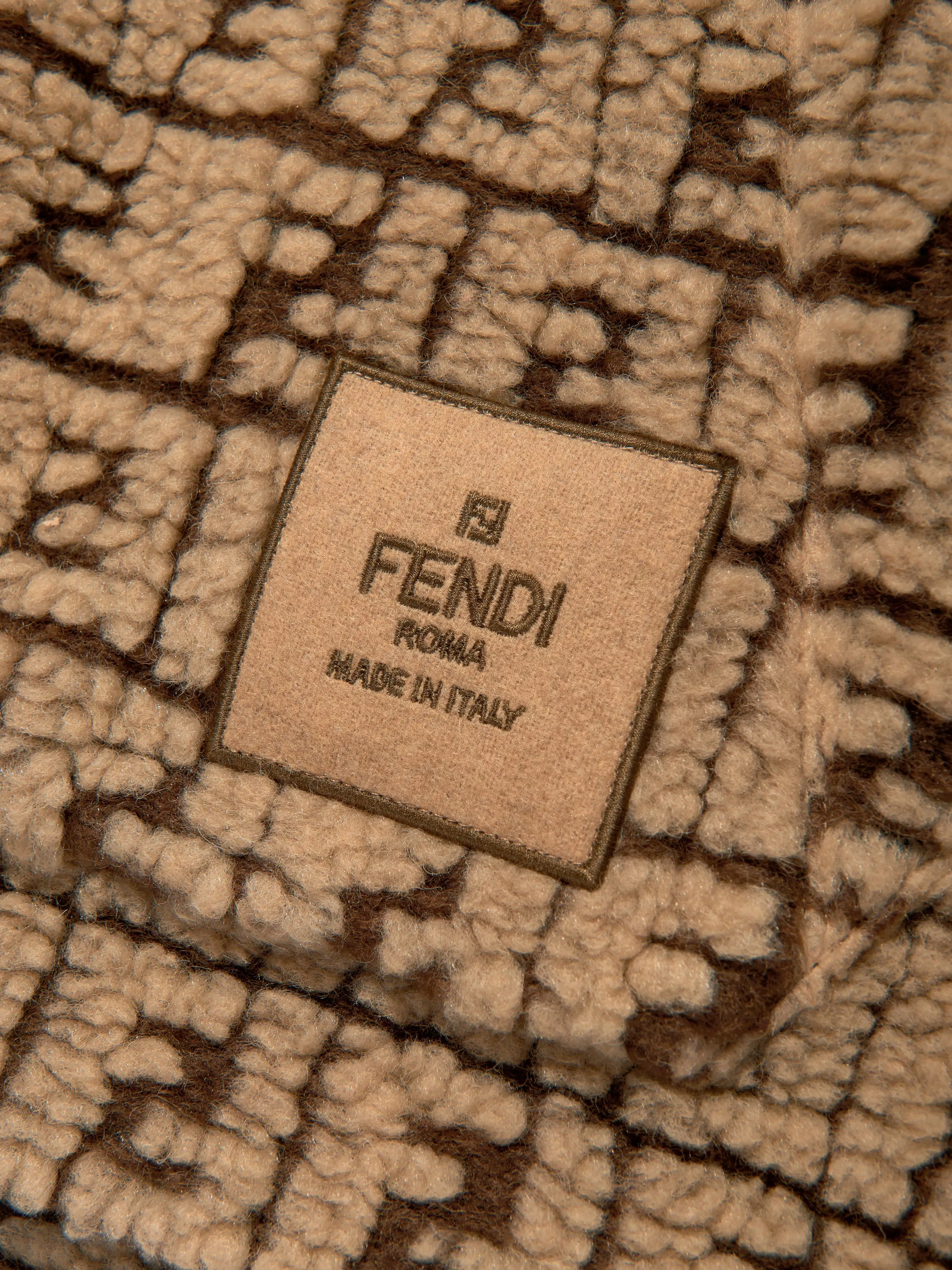 Fendi Kids FF Teddy-Wollkapuze in Beige