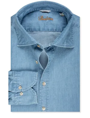 Passendes gewaschenes Denim-Hemd Blau
