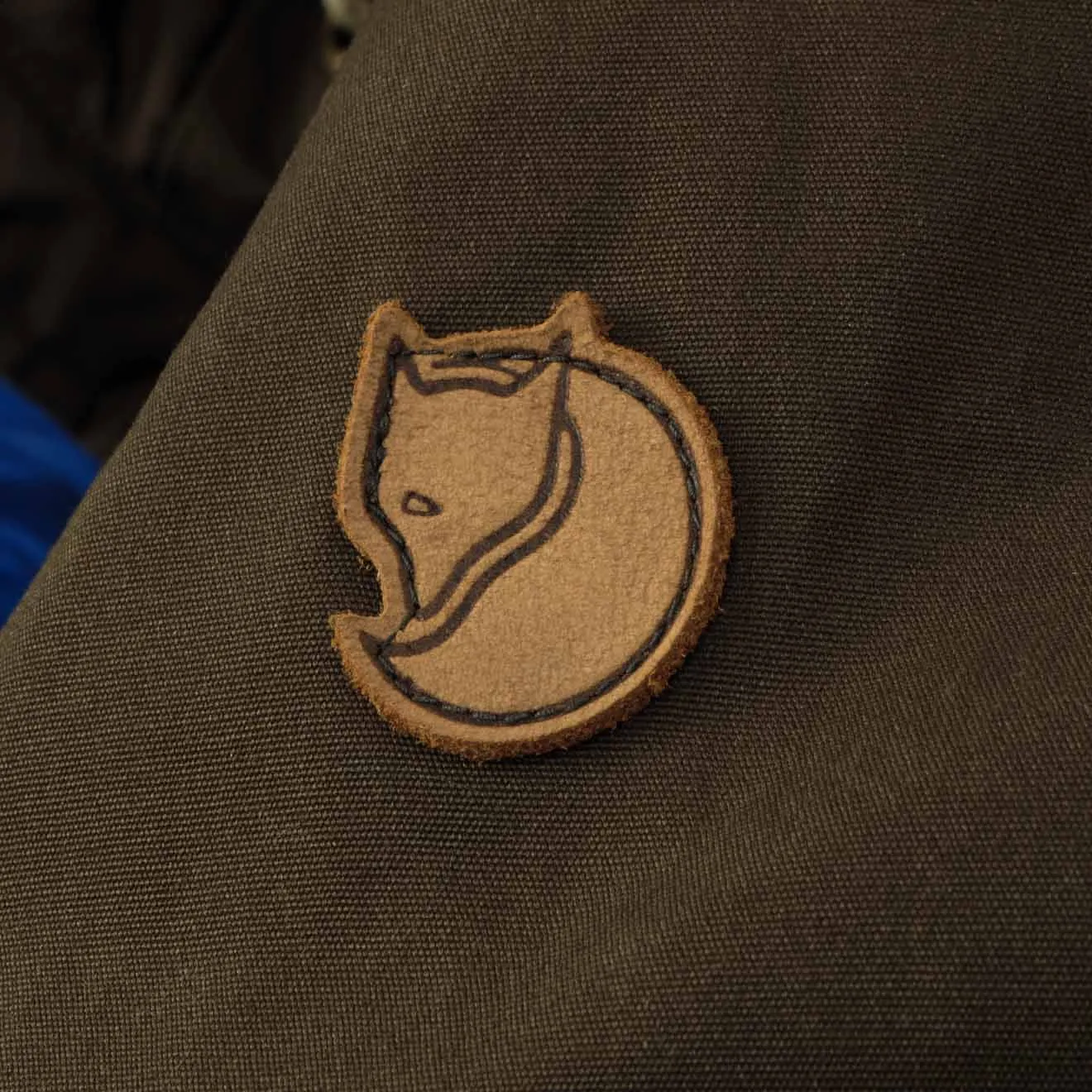 Fjallraven Daunenjacke Nr. 16 Dunkeloliv
