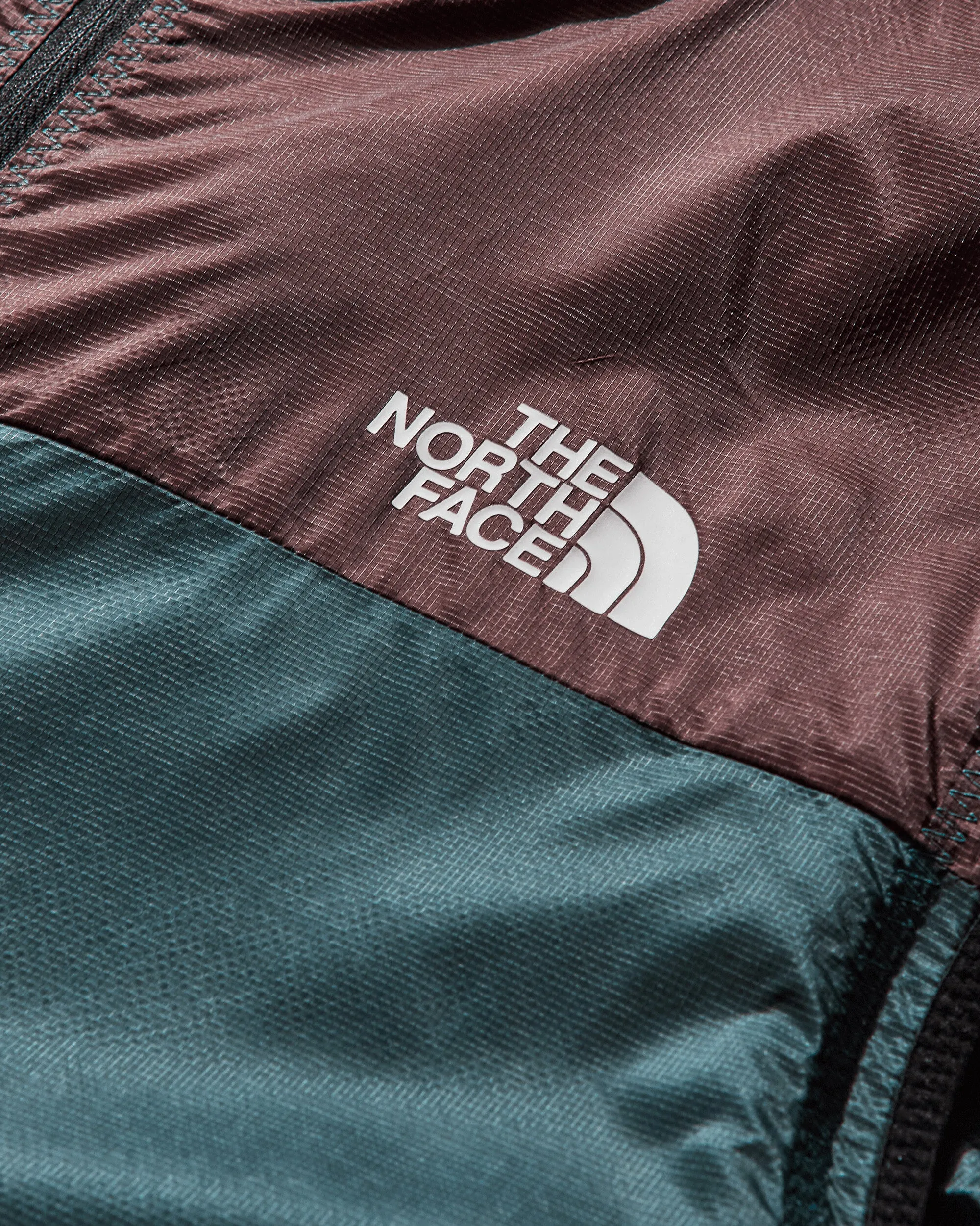 Herren Undercover Soukuu Trail Run Konvertierbare Windjacke Bitterschokolade / Atlantik Tiefblau