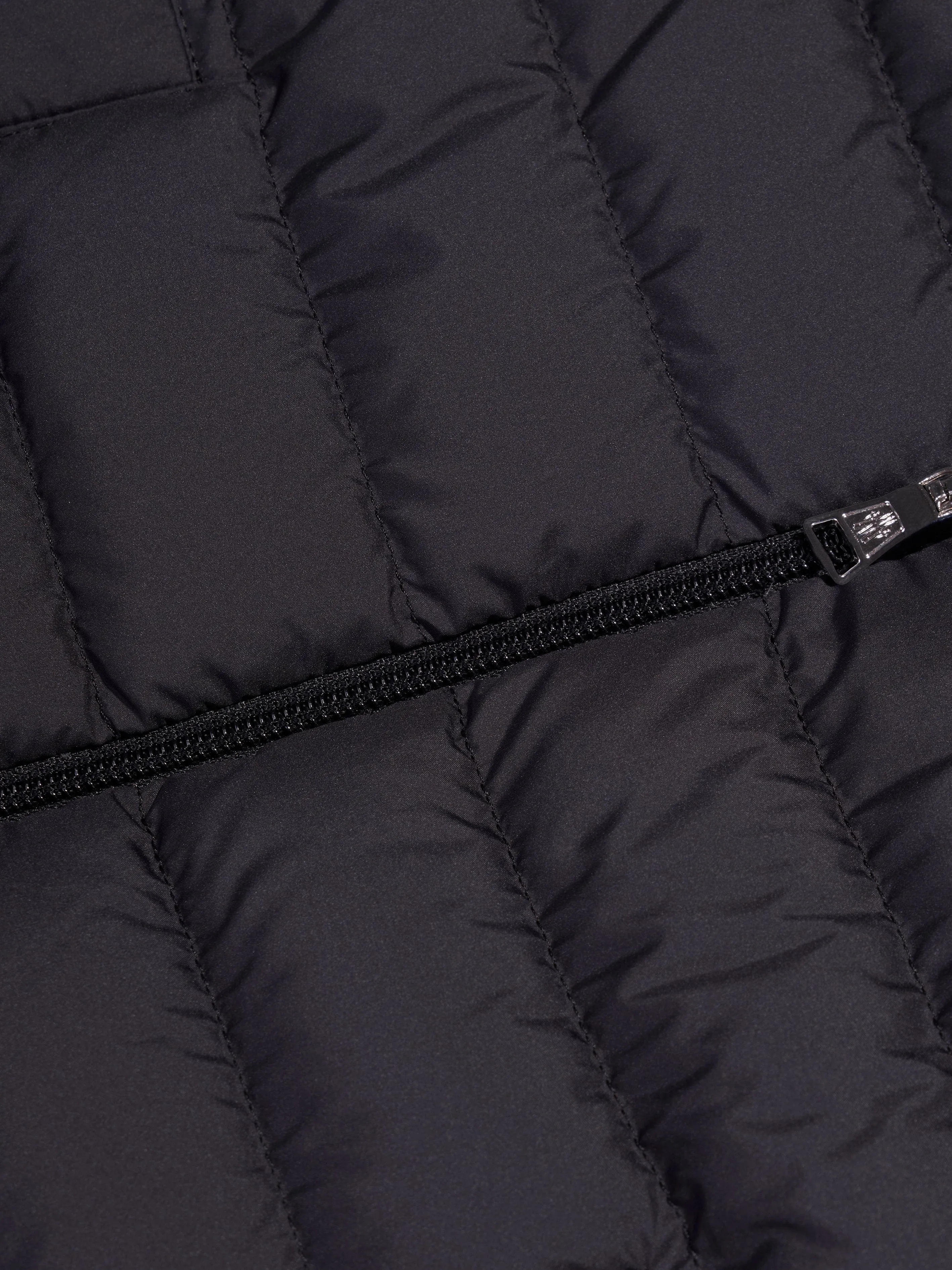 Moncler Enfant Jungen Daunengefütterte Baudinet Jacke in Schwarz