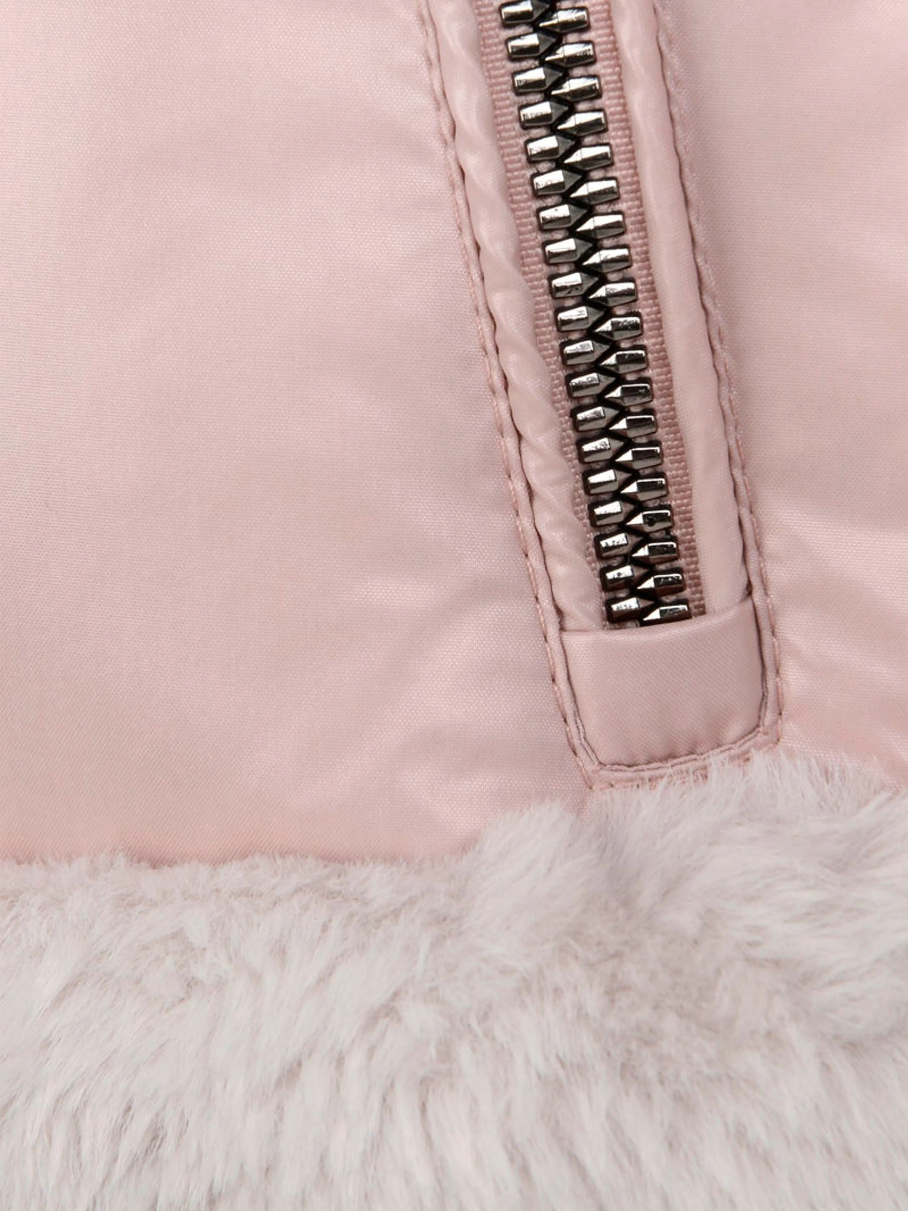 Moncler Girls Daunengefütterte Logo-Jacke