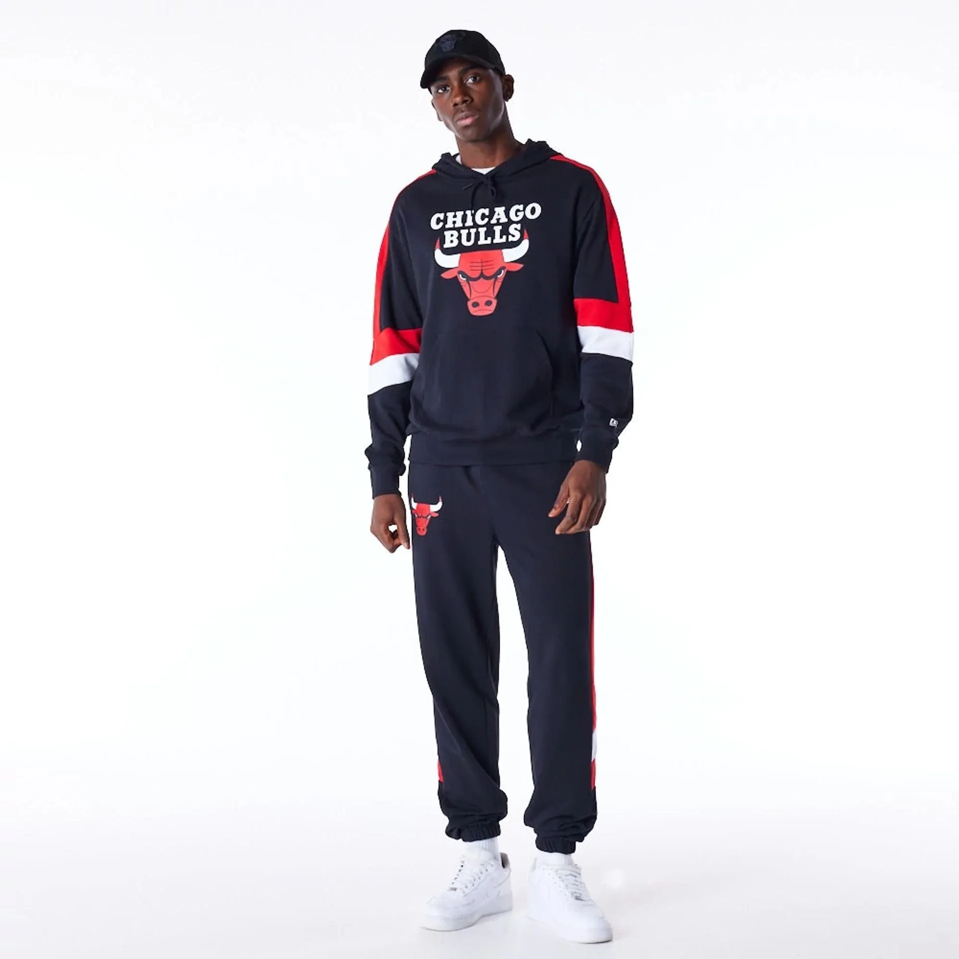 New Era Sweatshirts und Hoodies Chicago Bulls Farbblock Schwarz Pullover Hoodie