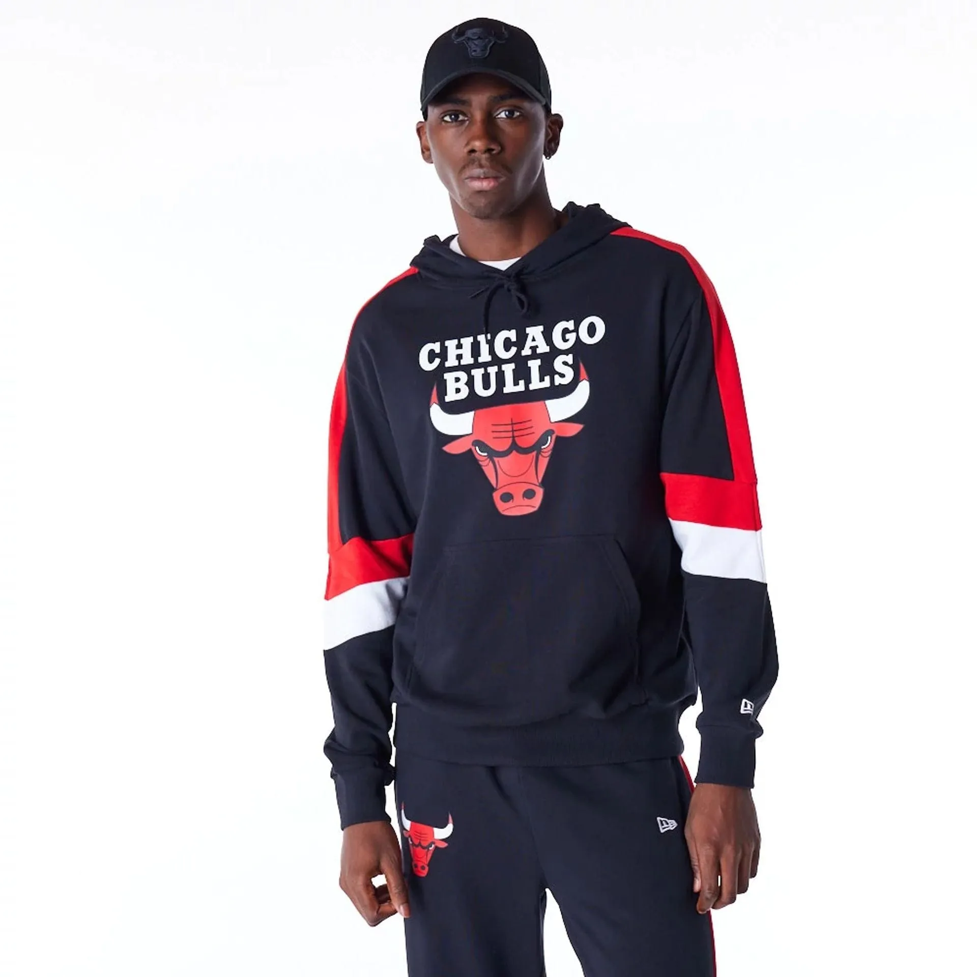 New Era Sweatshirts und Hoodies Chicago Bulls Farbblock Schwarz Pullover Hoodie