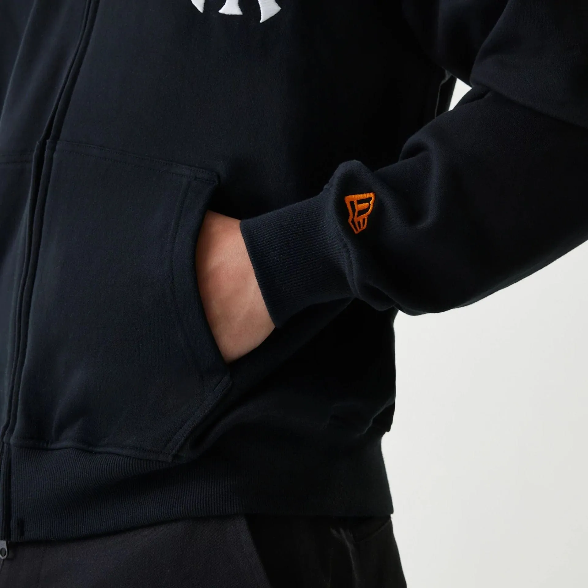 New Era Sweatshirts und Hoodies MLB Subway Series schwarze Kapuzenjacke mit Reißverschluss vorne