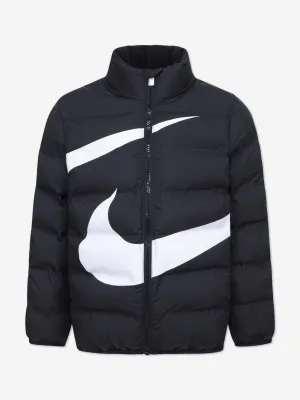 Nike Kids Wrap Swoosh Debossed Steppjacke in Schwarz