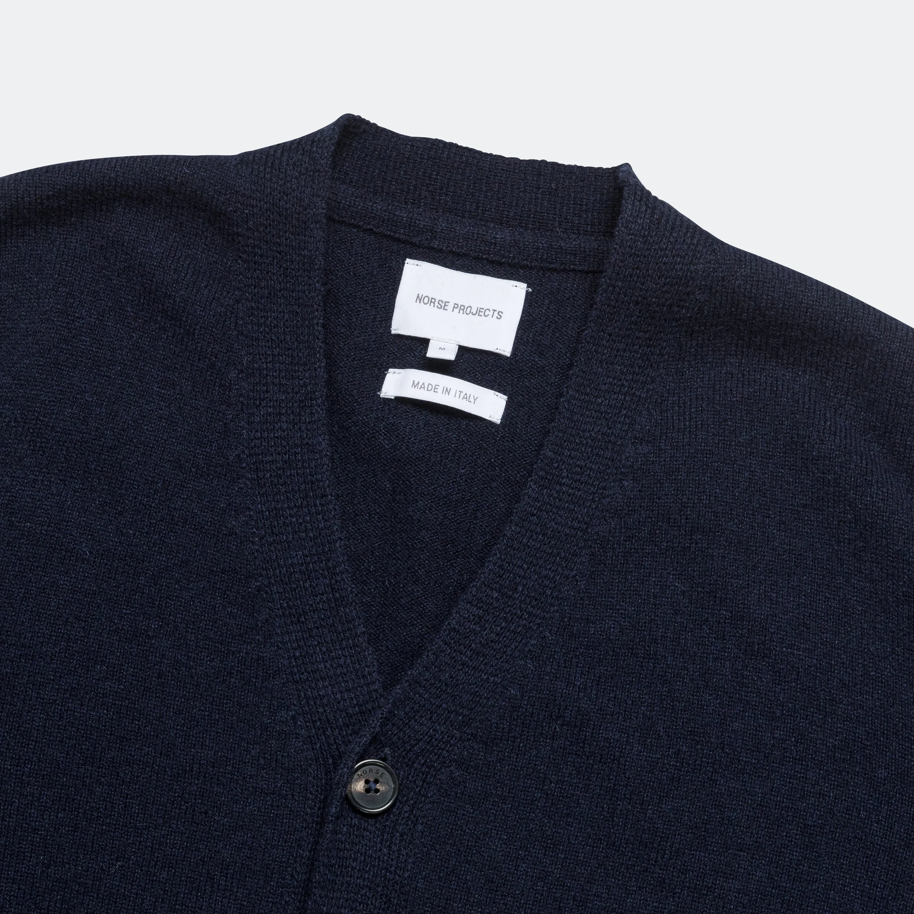 Norse Projects Kleidung Standard Merino Lambswool Cardigan - Dunkelblau