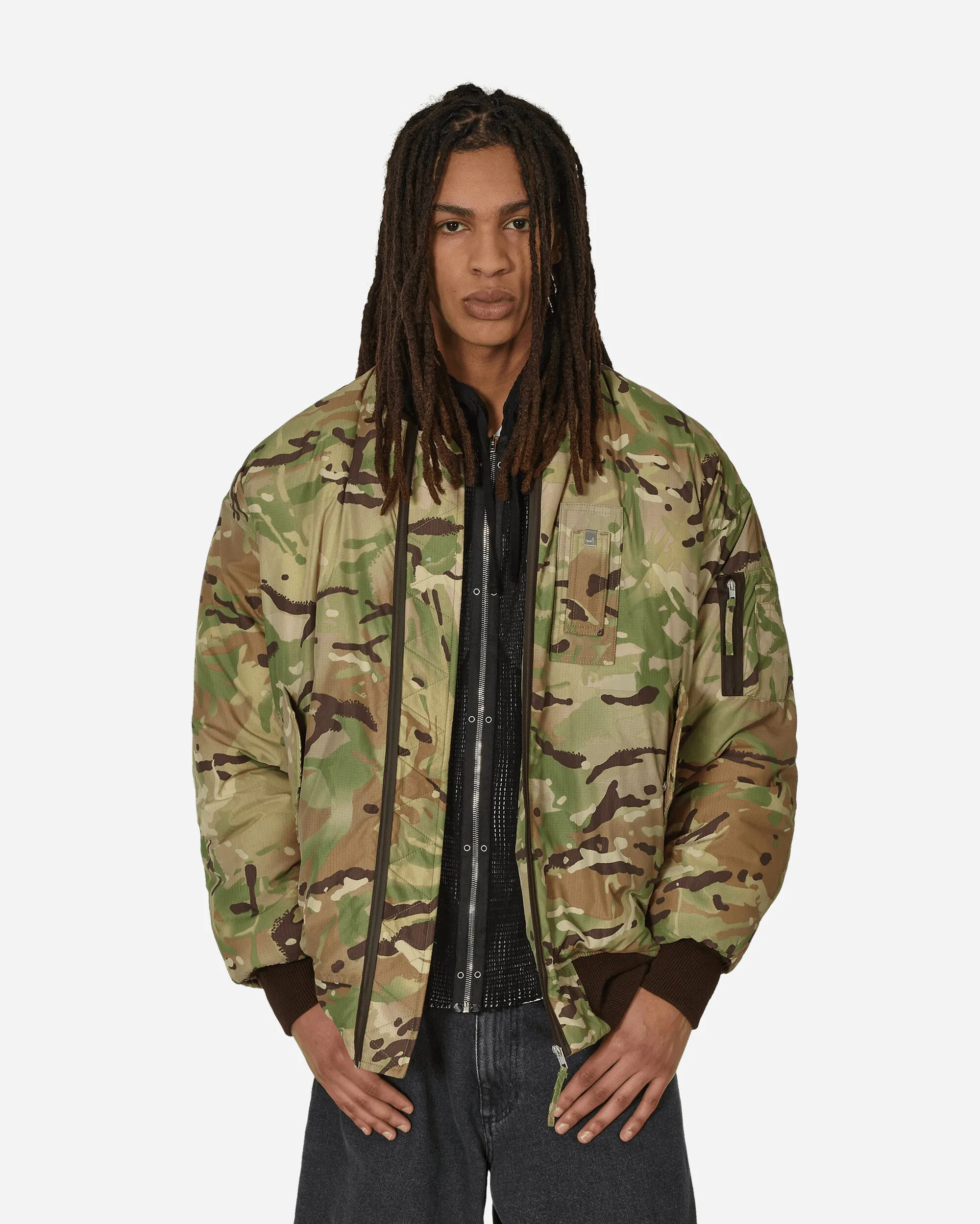 Übergroße Camouflage-Nylon-Bomberjacke in Militärgrün