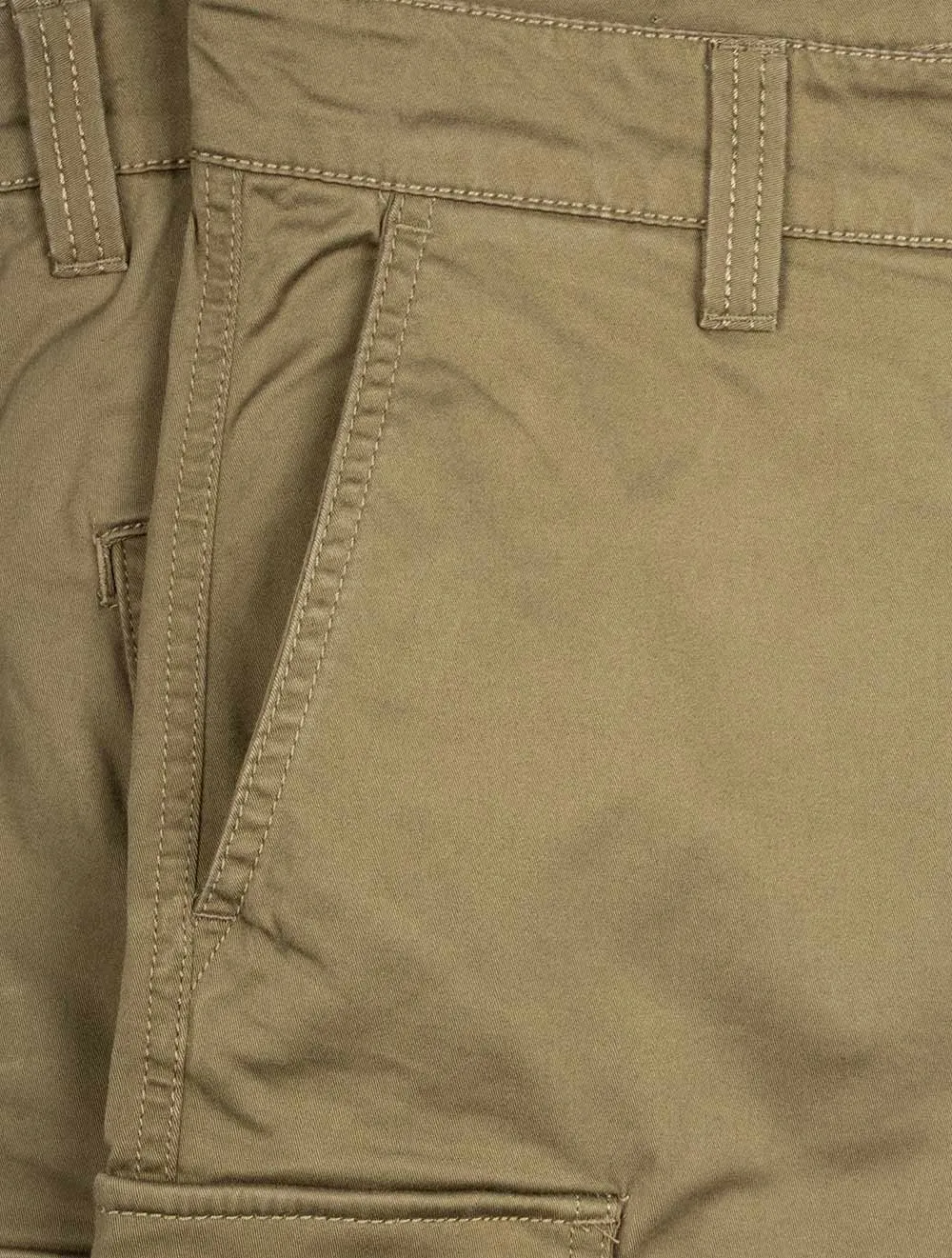 Bequeme Twill-Cargo-Shorts in Wacholdergrün