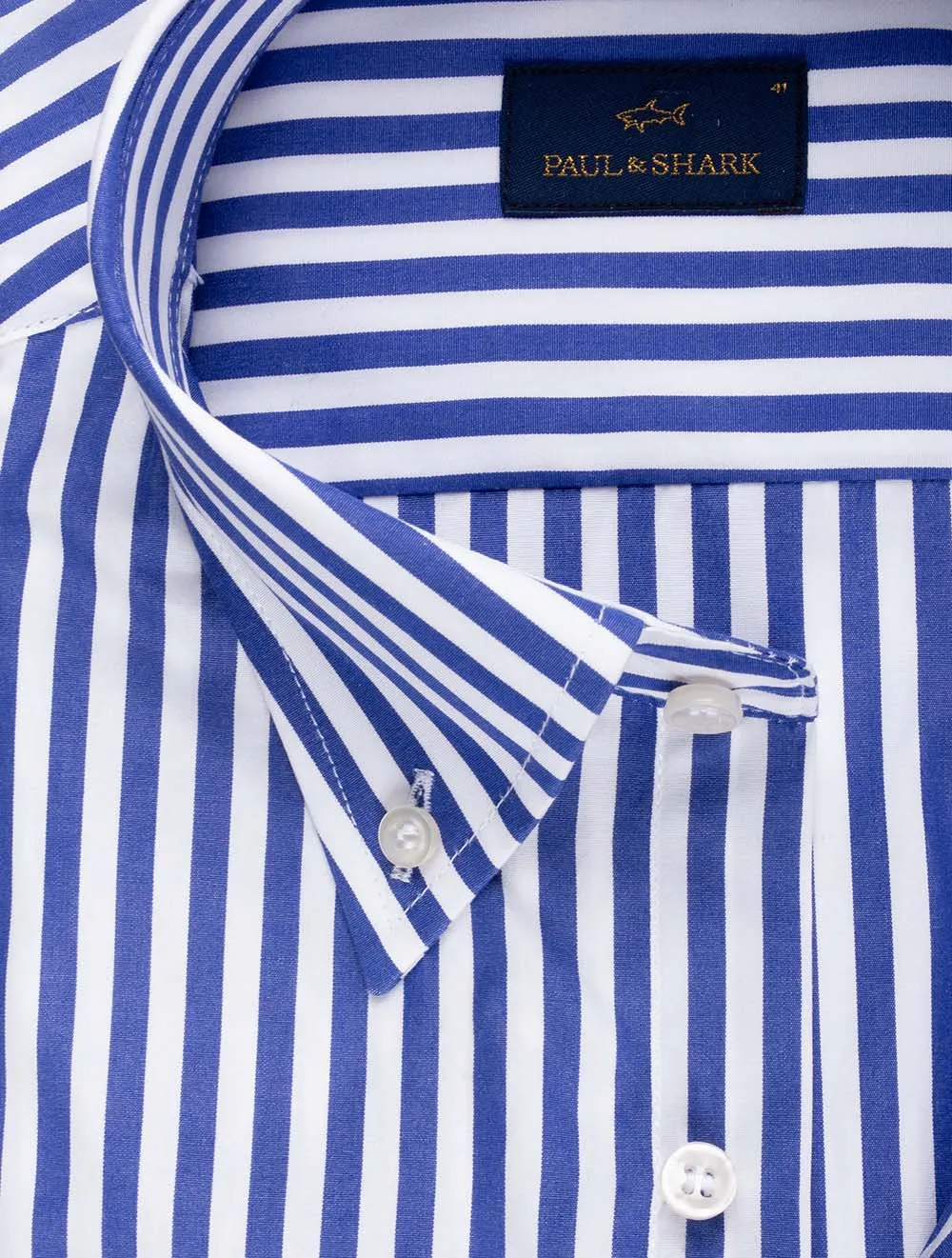 Weich fühlendes Poplin-Hemd mit Knopfleiste in Marineblau